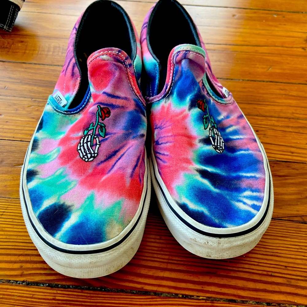 Vans tie dye slip on!